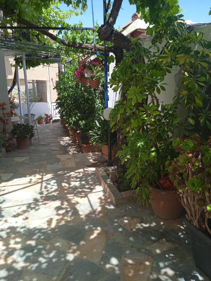 To Limanaki Apartment Finikounta Exterior photo