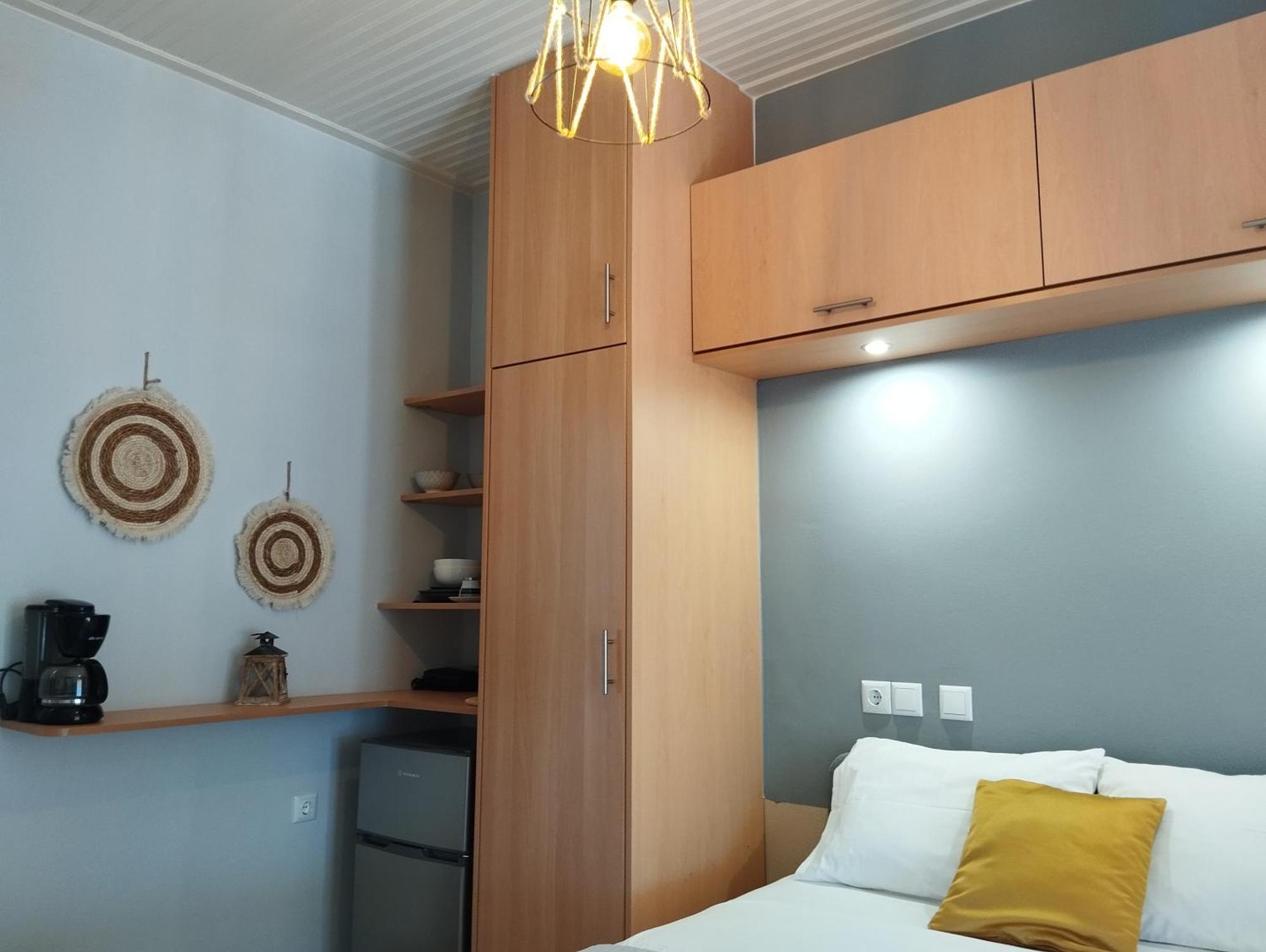 To Limanaki Apartment Finikounta Exterior photo